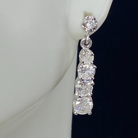 Appraised $4,199 14K white gold 1.86ct G/Si1 Round brilliant diamond earrings 3.